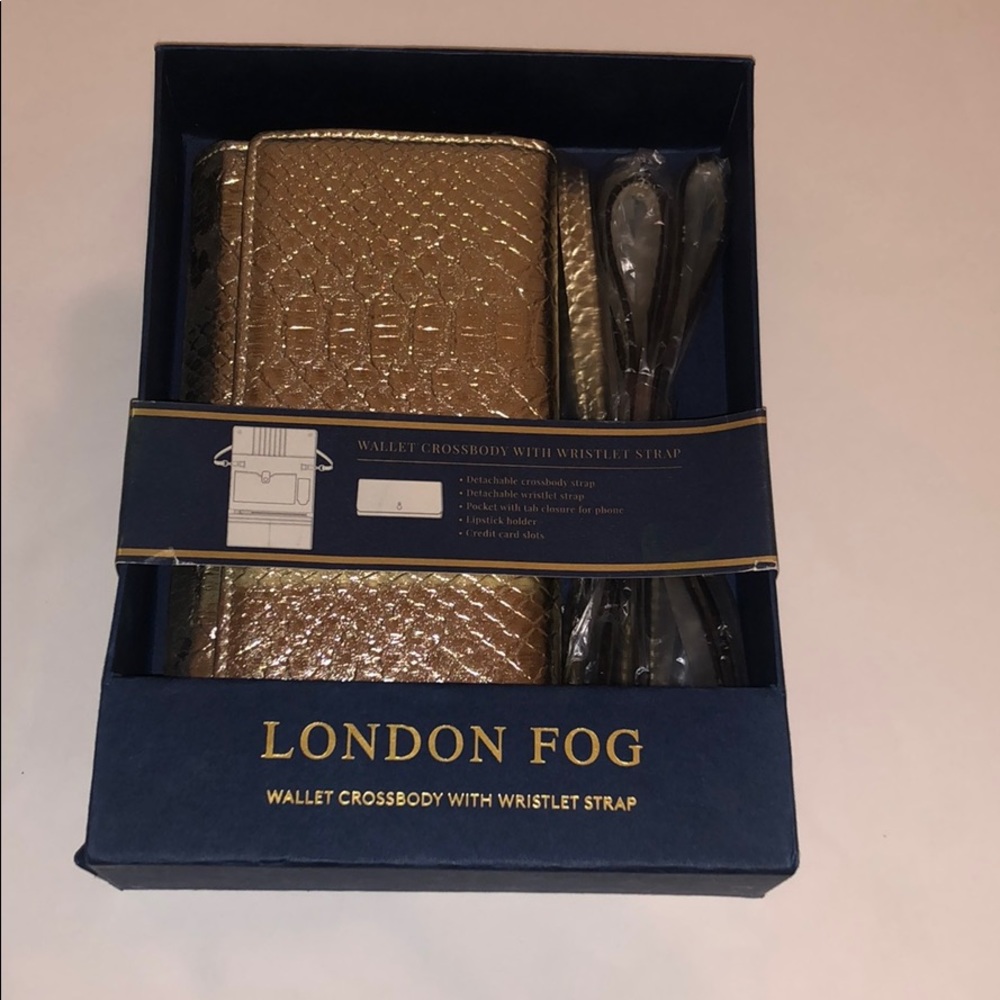 London Fog Wristlet | Gold